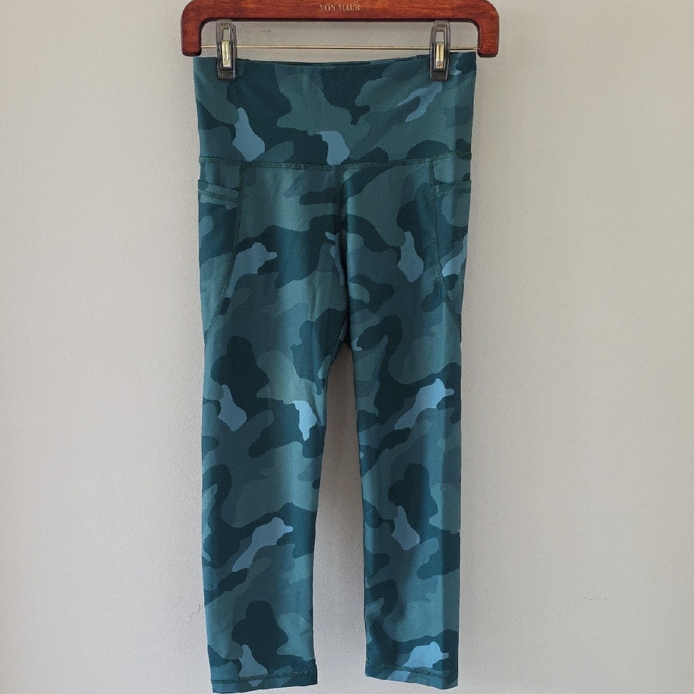 Old Navy Green Camouflage Leggings